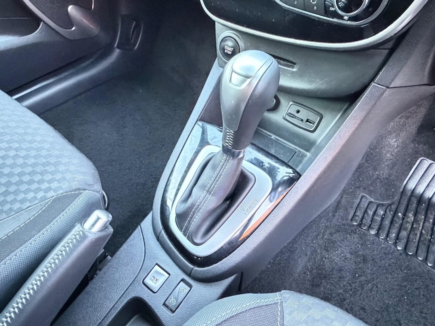 Used Renault Clio 2016 for sale - 77129001: Photo 24