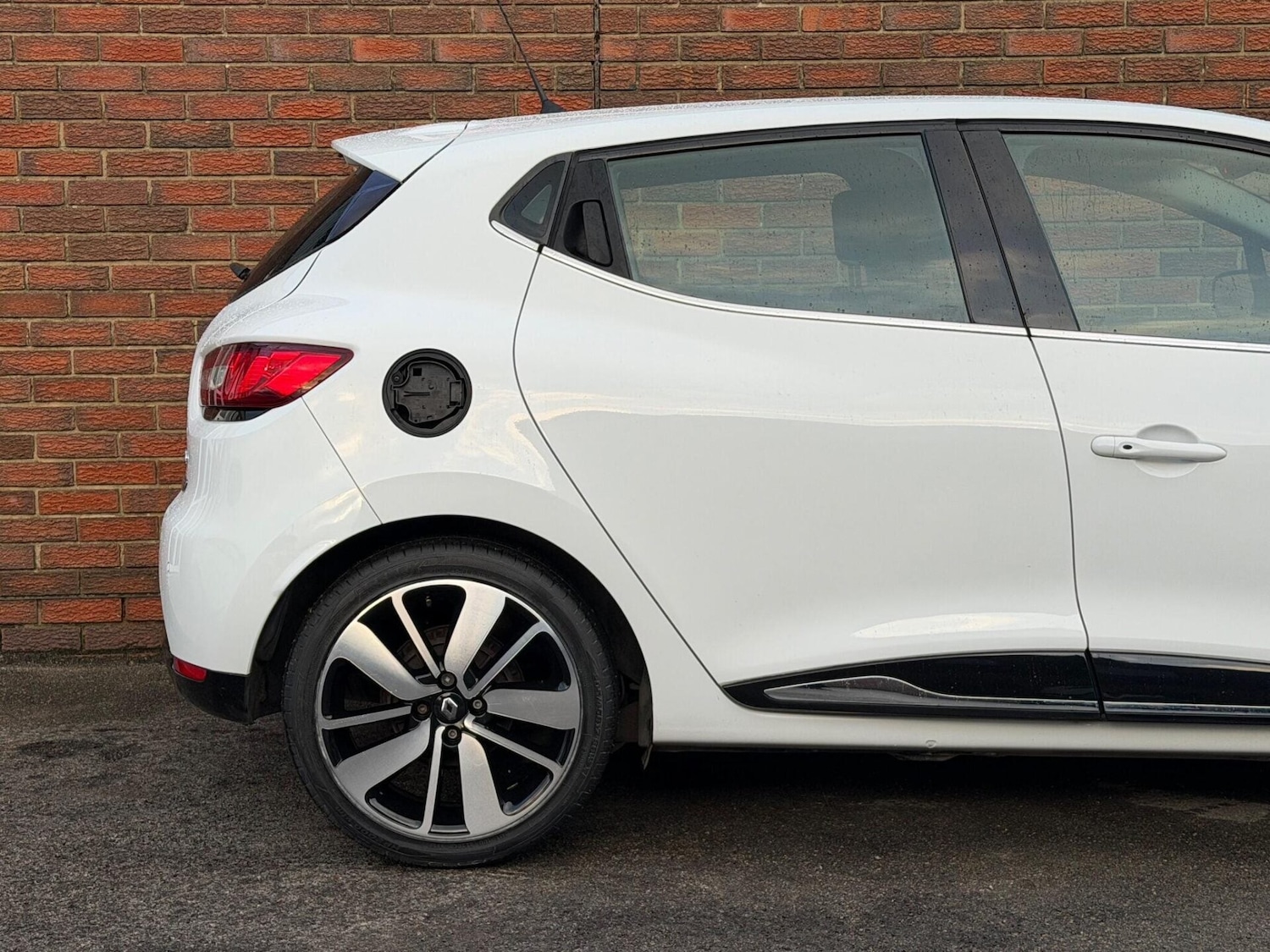 Used Renault Clio 2015 for sale - 77318275: Photo 16