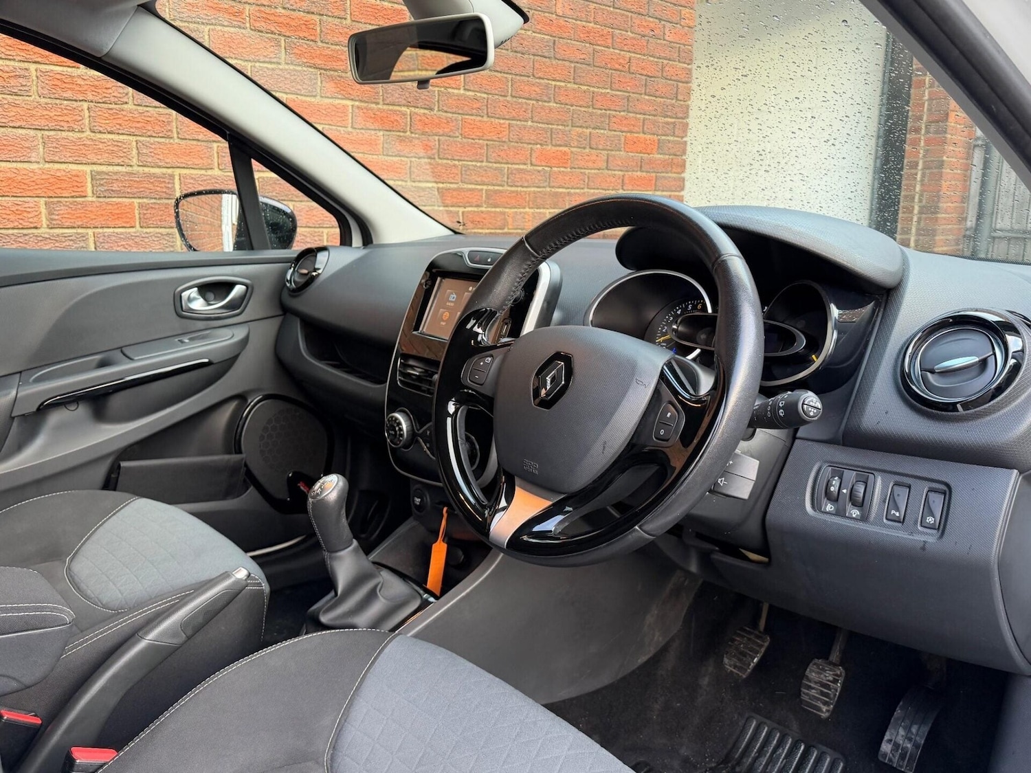 Used Renault Clio 2015 for sale - 77318275: Photo 19