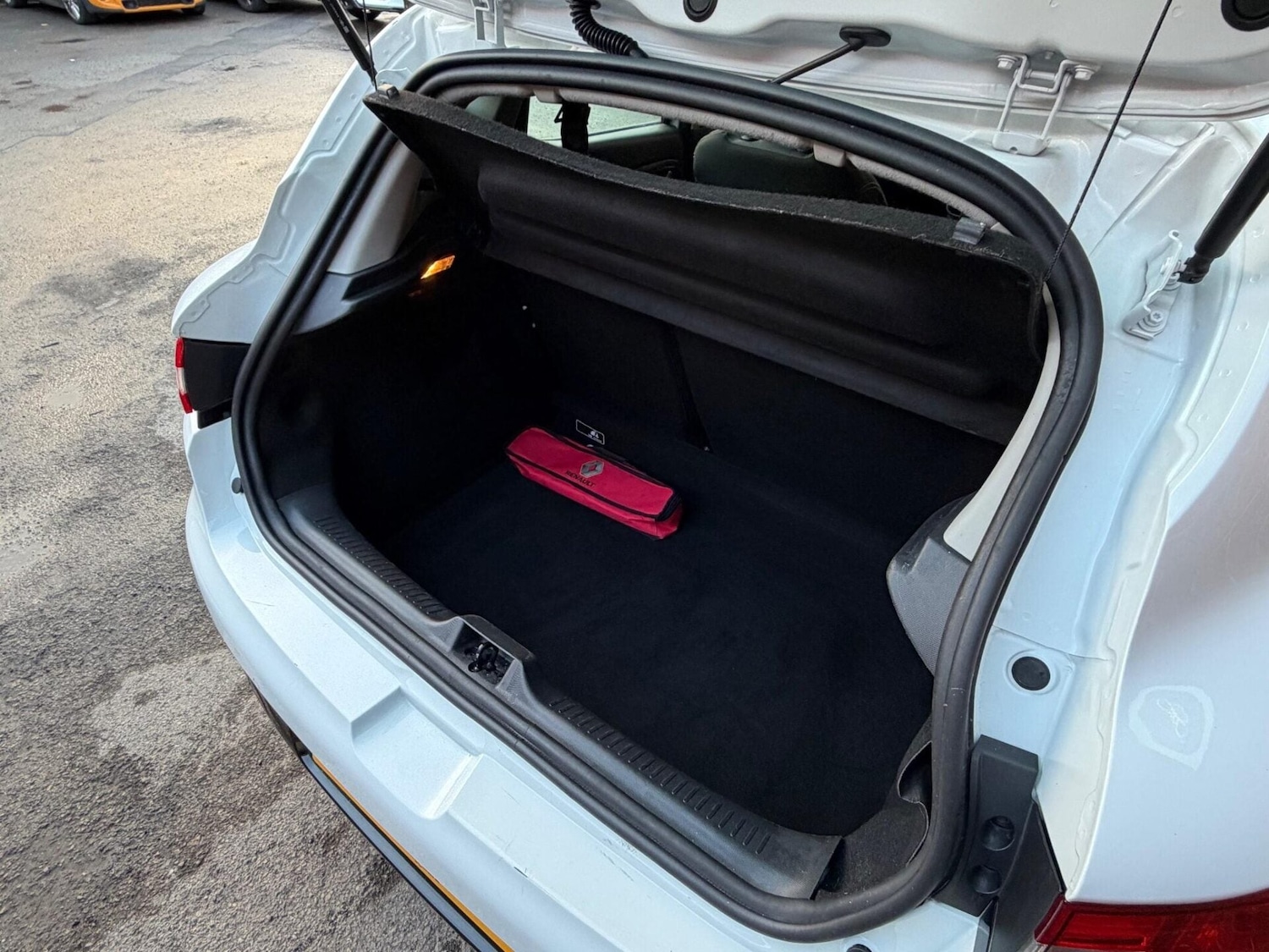 Used Renault Clio 2015 for sale - 77318275: Photo 34