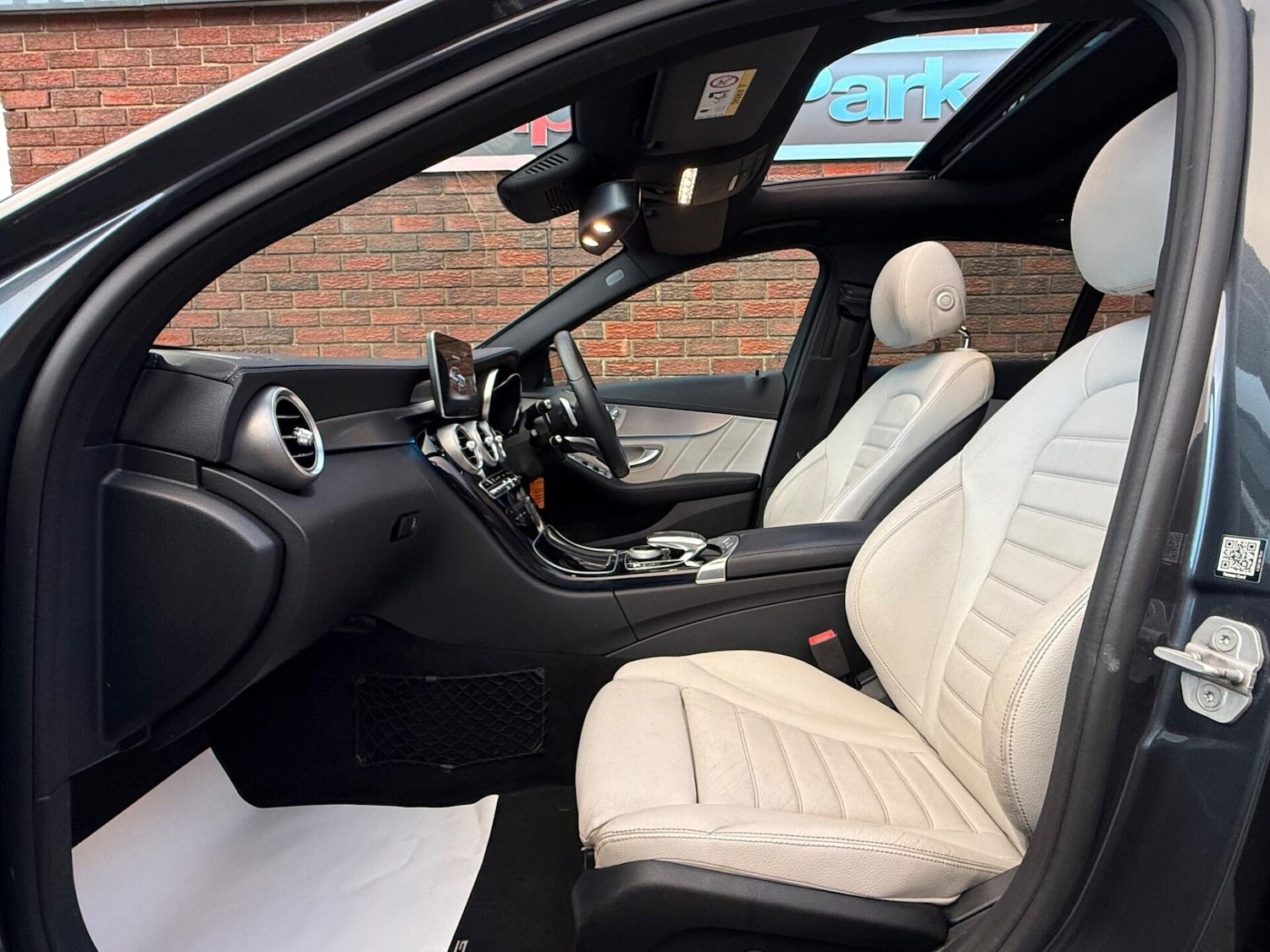 Used Mercedes-Benz C Class 2015 for sale - 76783125: Photo 27