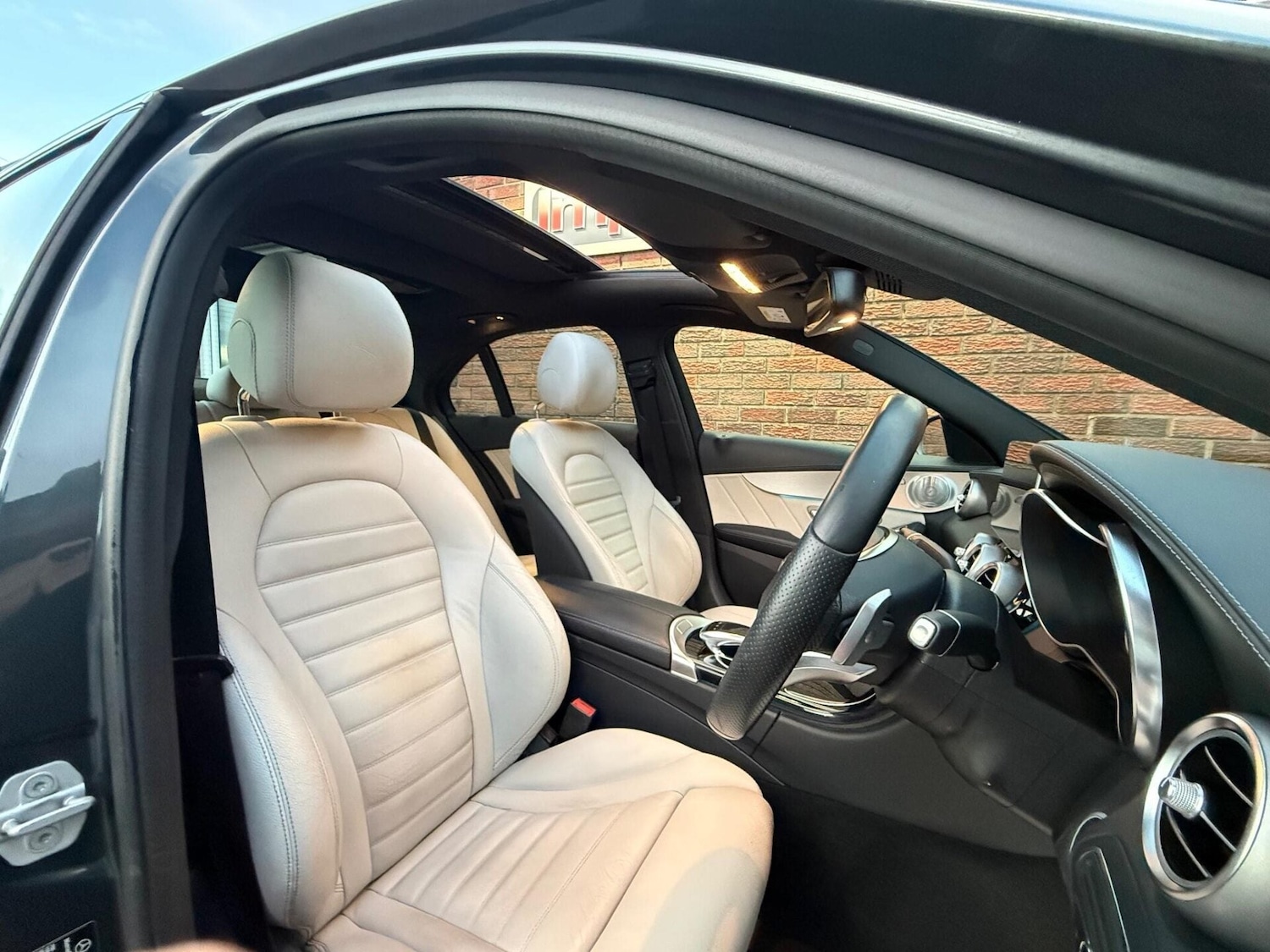 Used Mercedes-Benz C Class 2015 for sale - 76783125: Photo 32