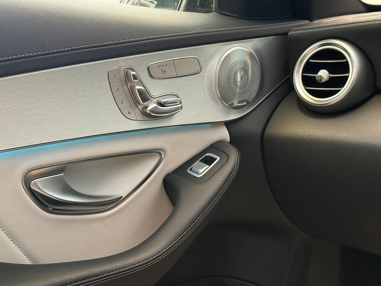 Used Mercedes-Benz C Class 2015 for sale - 76783125: Photo 39