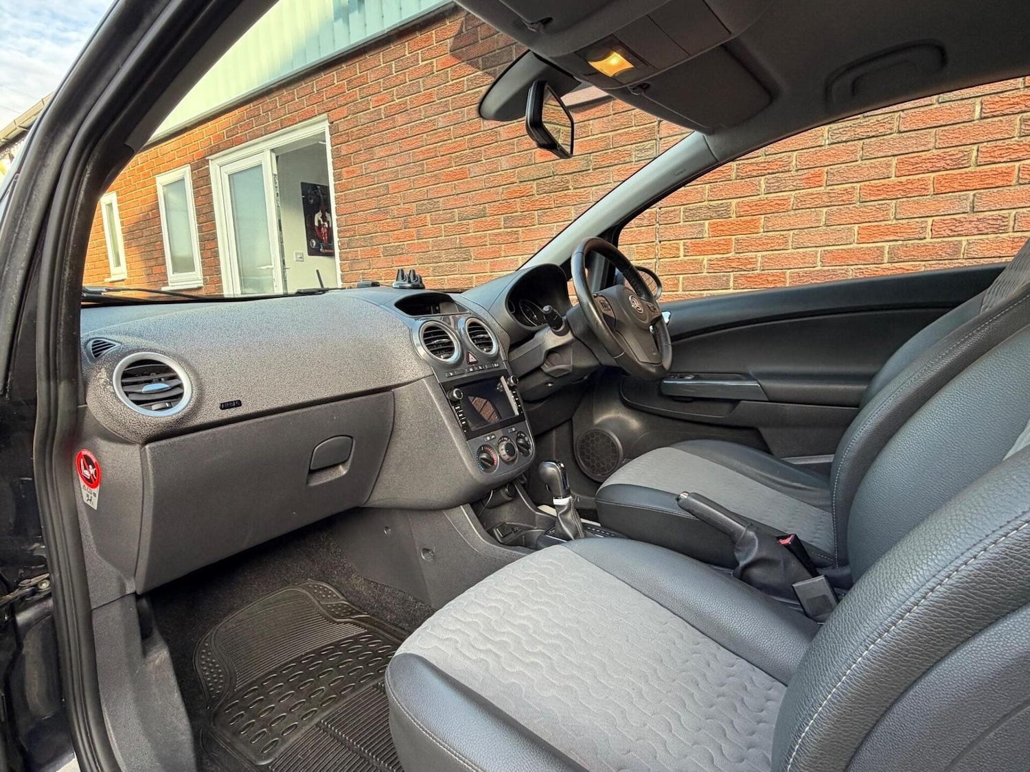 Used Vauxhall Corsa 2011 for sale - 77179582: Photo 12