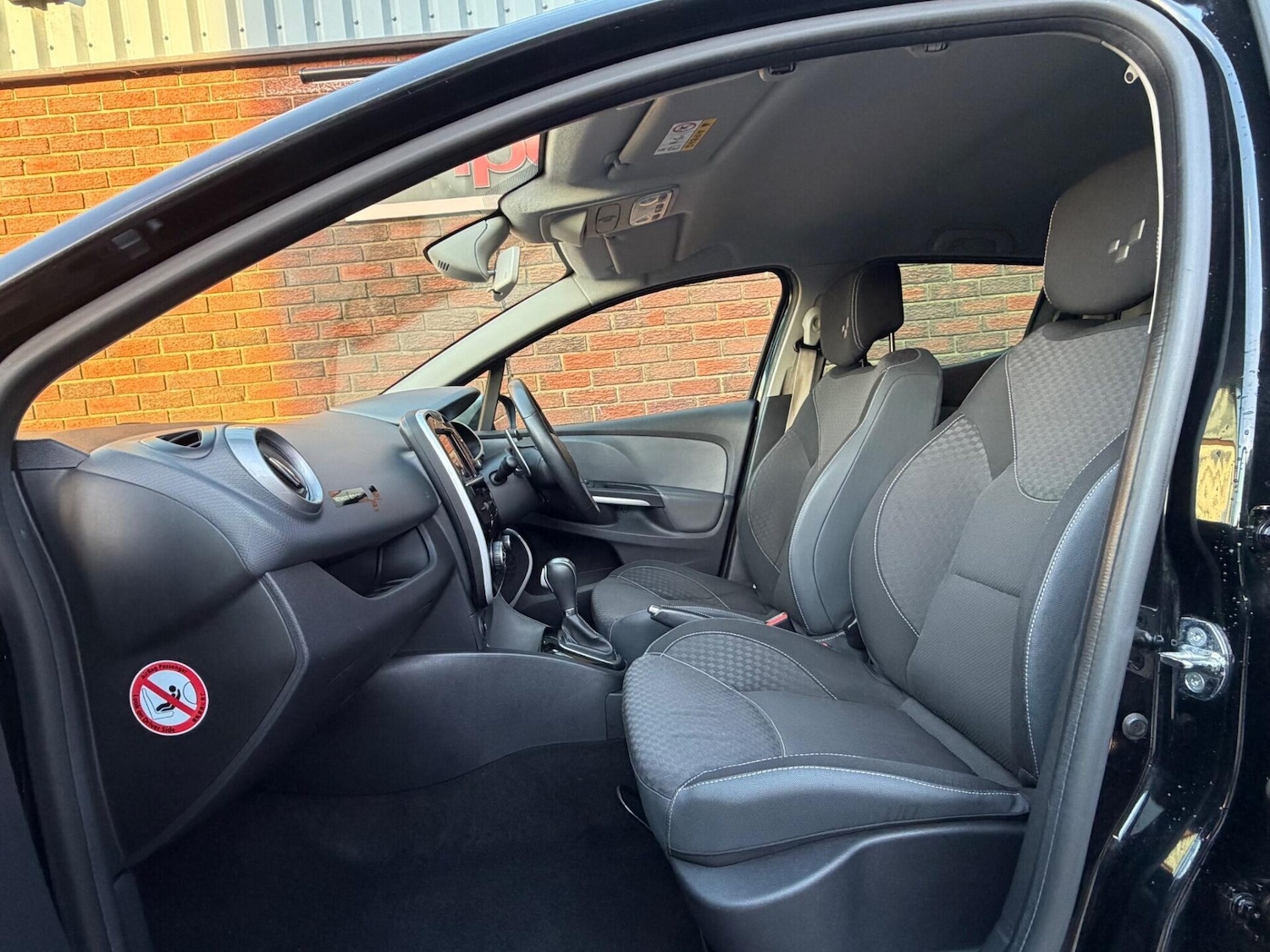 Used Renault Clio 2016 for sale - 77195259: Photo 33