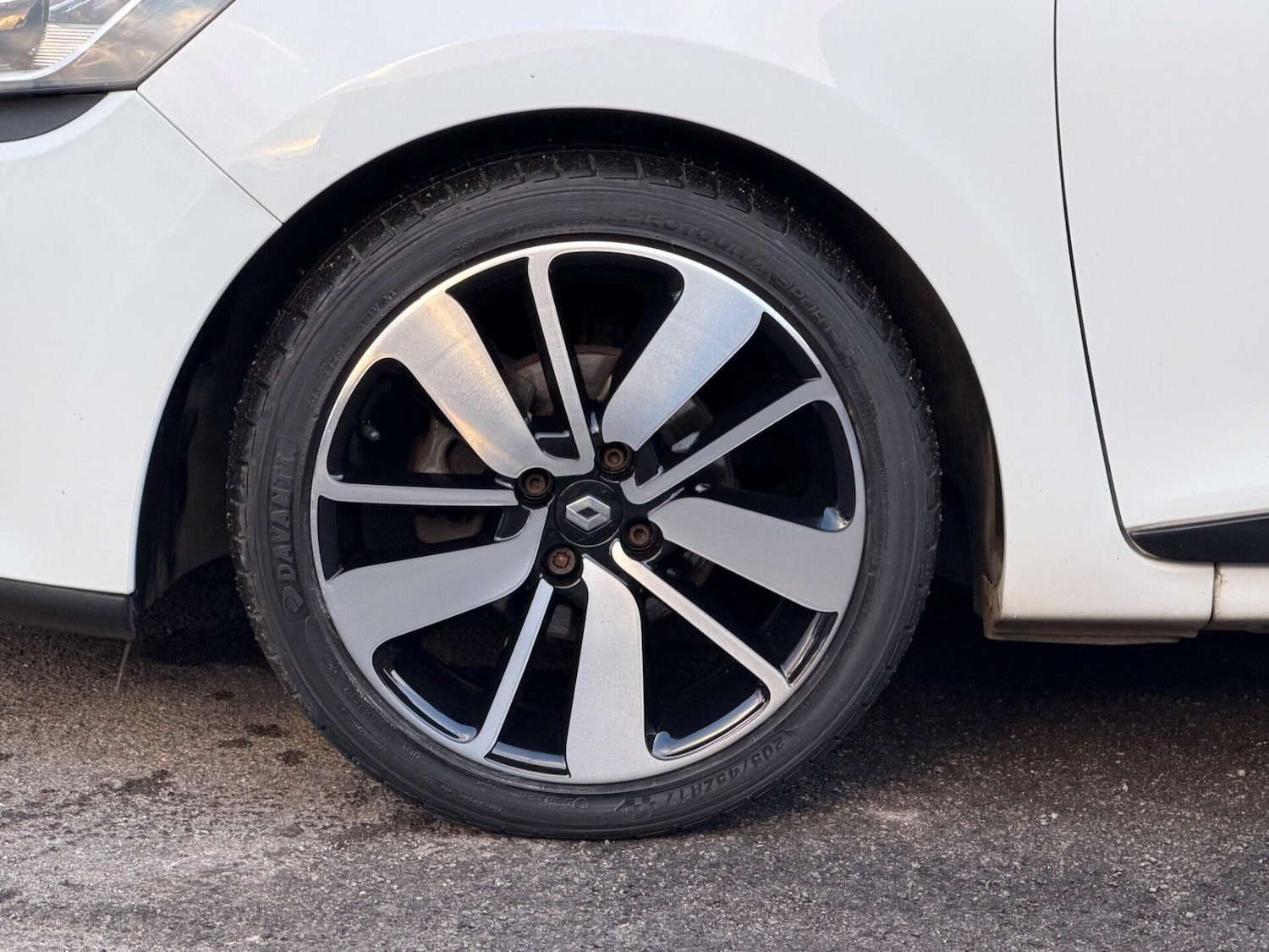 Used Renault Clio 2015 for sale - 76783091: Photo 13