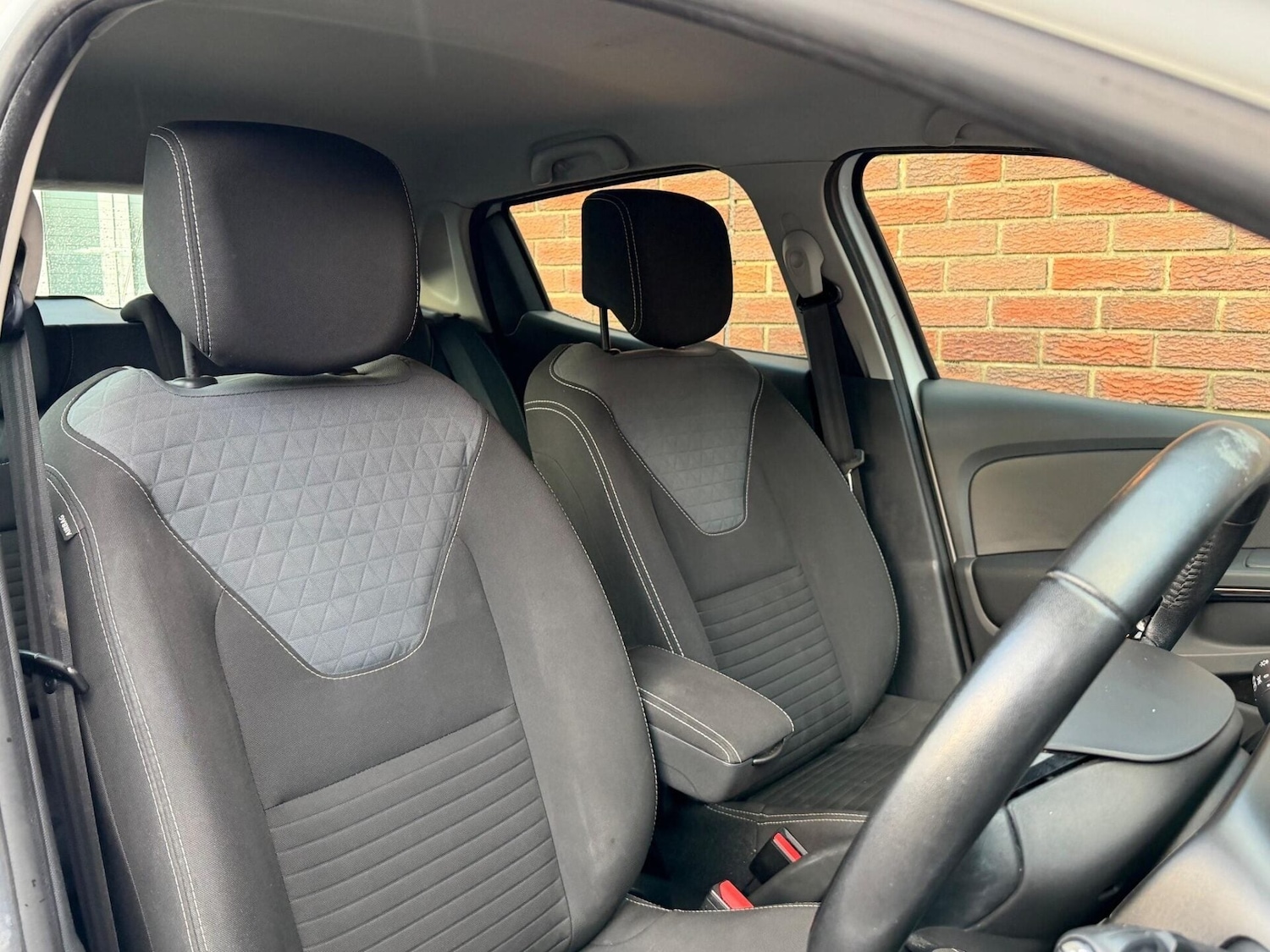 Used Renault Clio 2015 for sale - 76783091: Photo 21