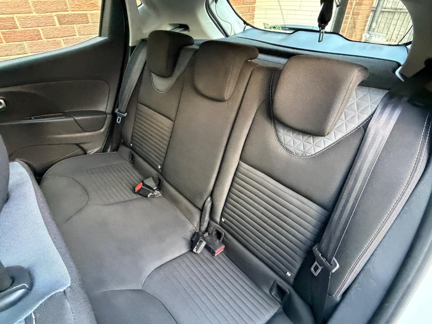 Used Renault Clio 2015 for sale - 76783091: Photo 32