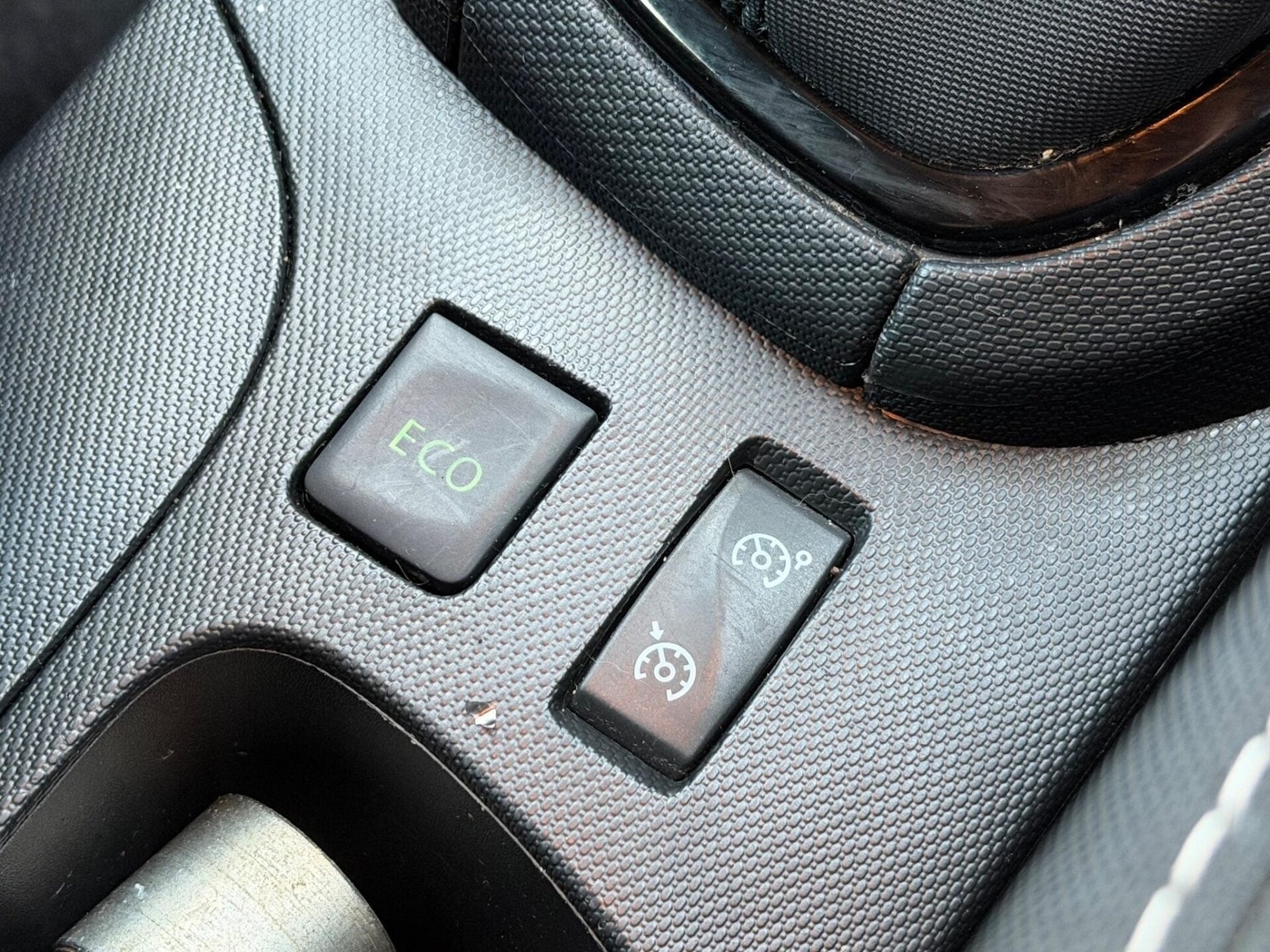 Used Renault Clio 2015 for sale - 76783091: Photo 39