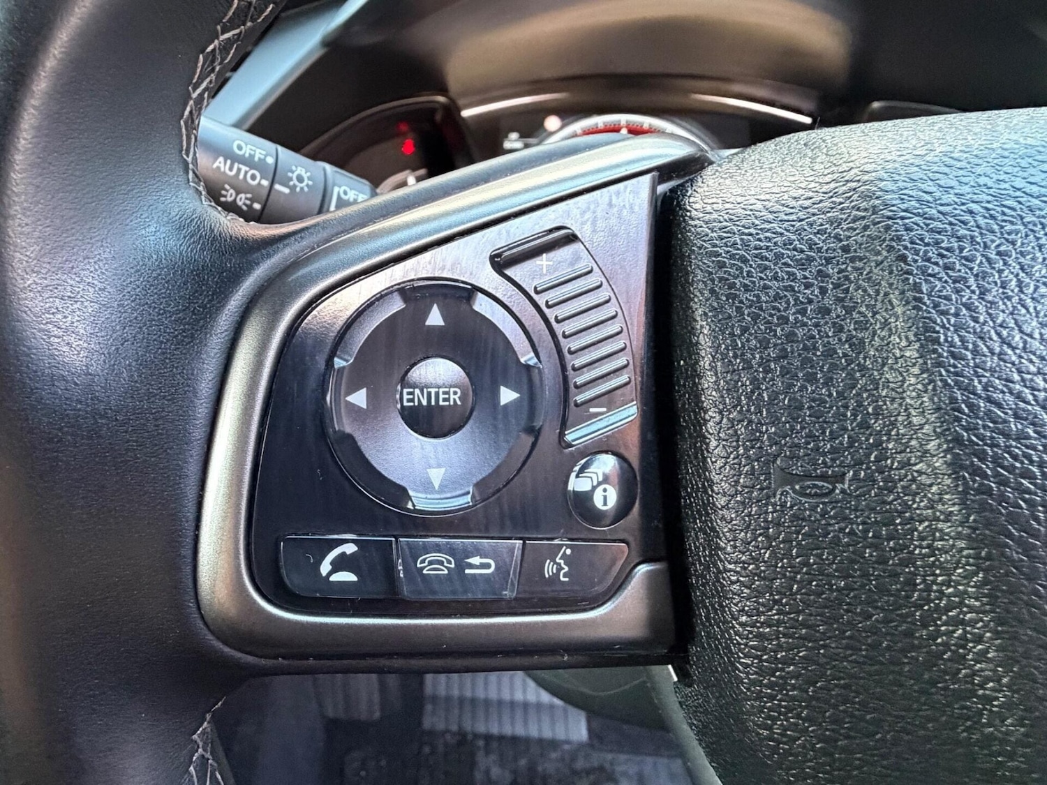 Used Honda Civic 2017 for sale - 76783146: Photo 29