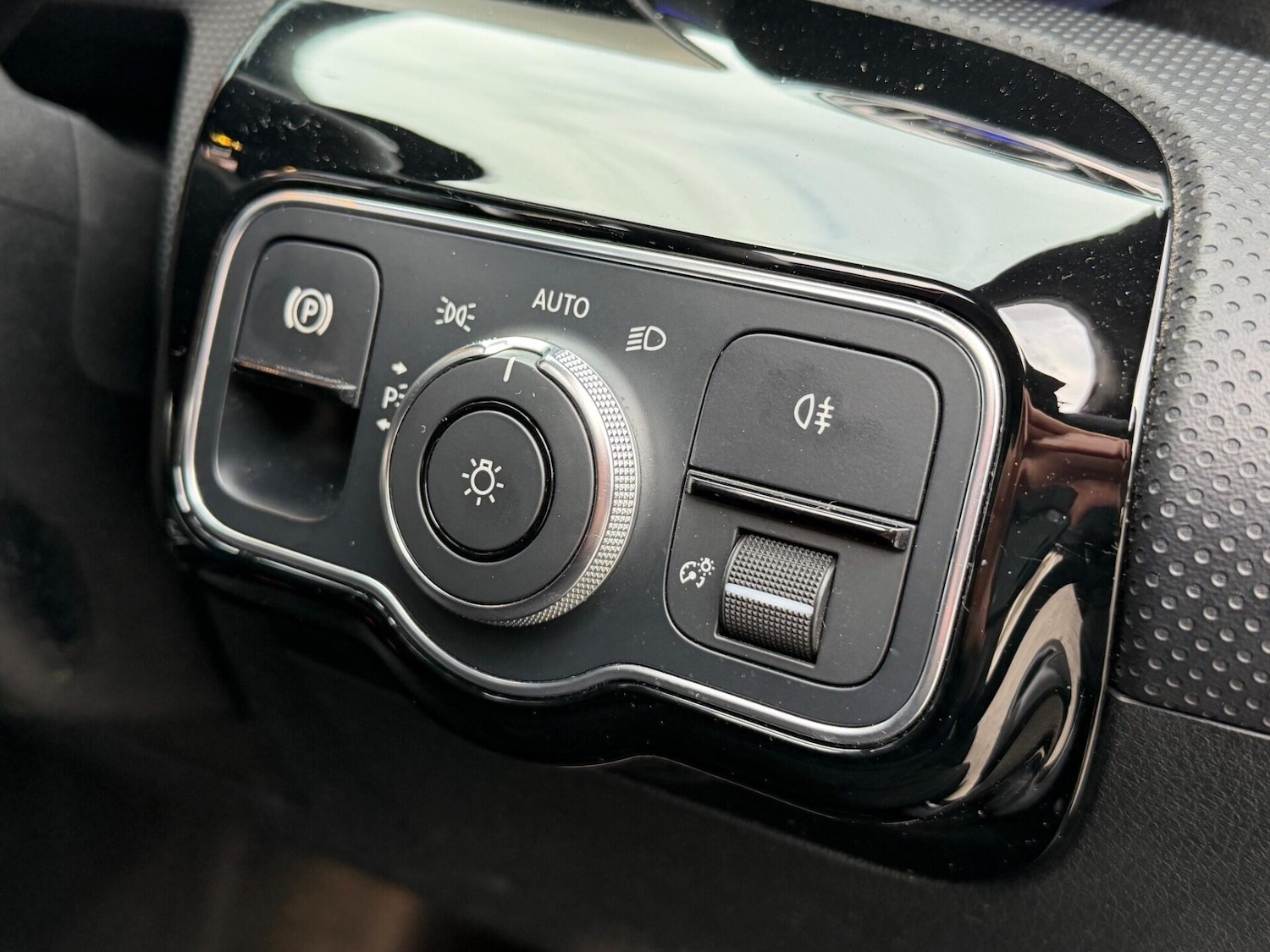 Used Mercedes-Benz A-Class 2018 for sale - 76783118: Photo 41