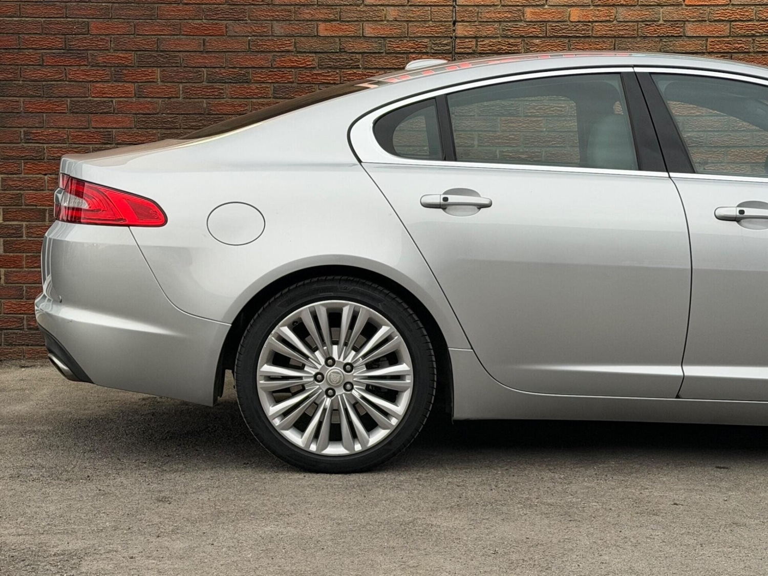 Used Jaguar XF 2011 for sale - 78190752: Photo 10