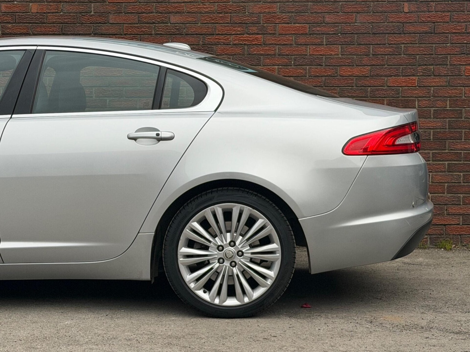 Used Jaguar XF 2011 for sale - 78190752: Photo 14
