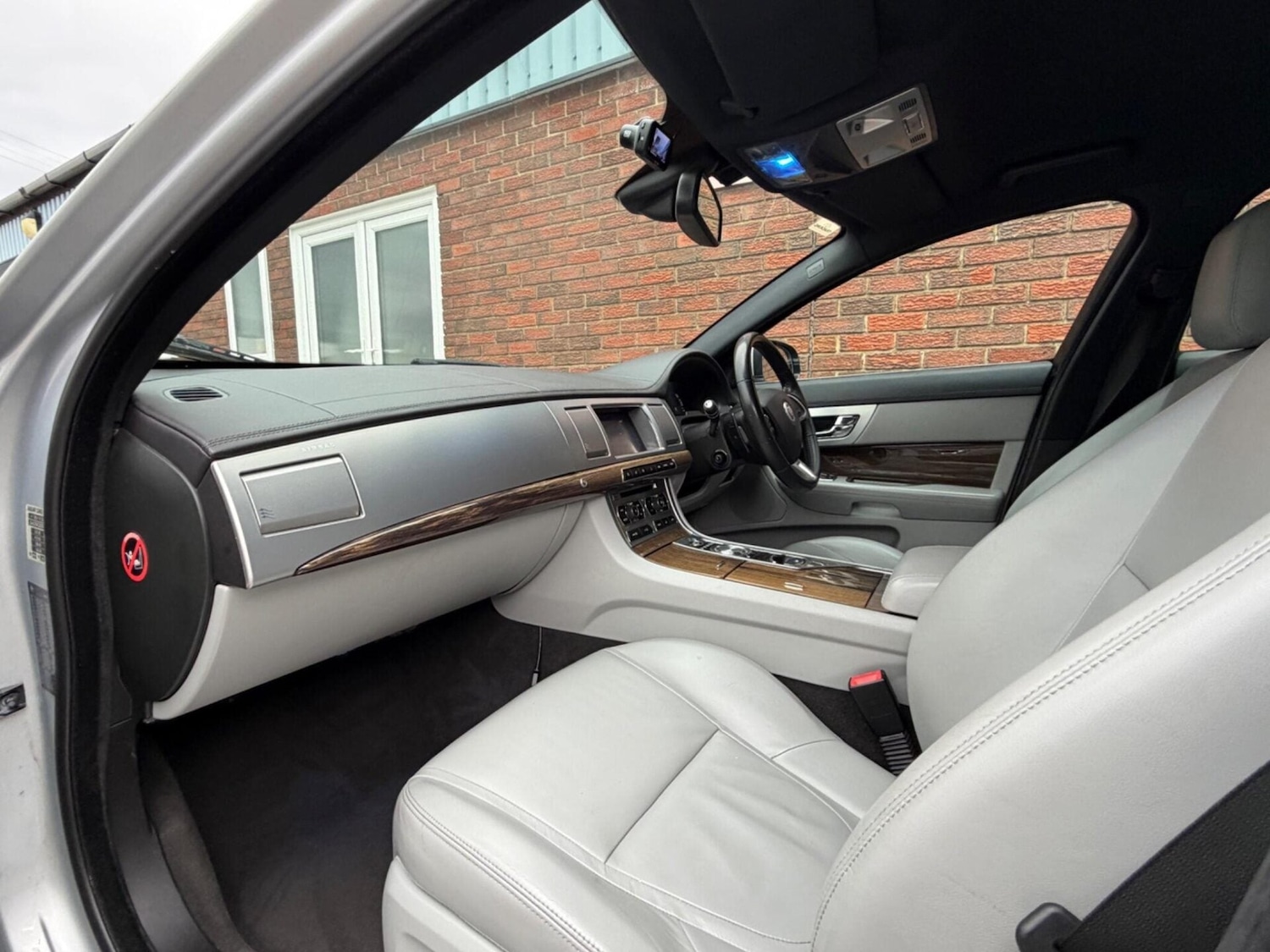 Used Jaguar XF 2011 for sale - 78190752: Photo 18