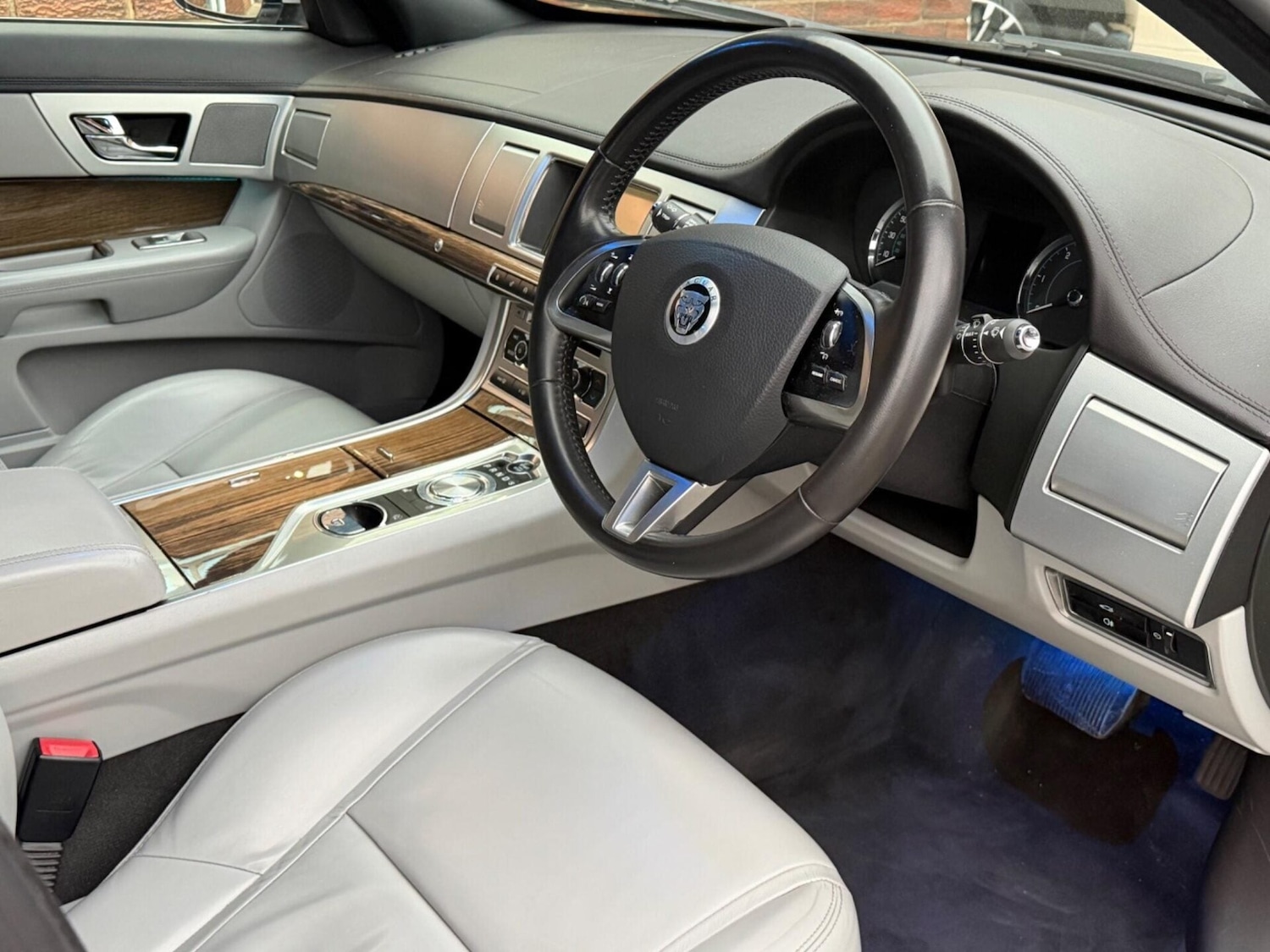 Used Jaguar XF 2011 for sale - 78190752: Photo 23