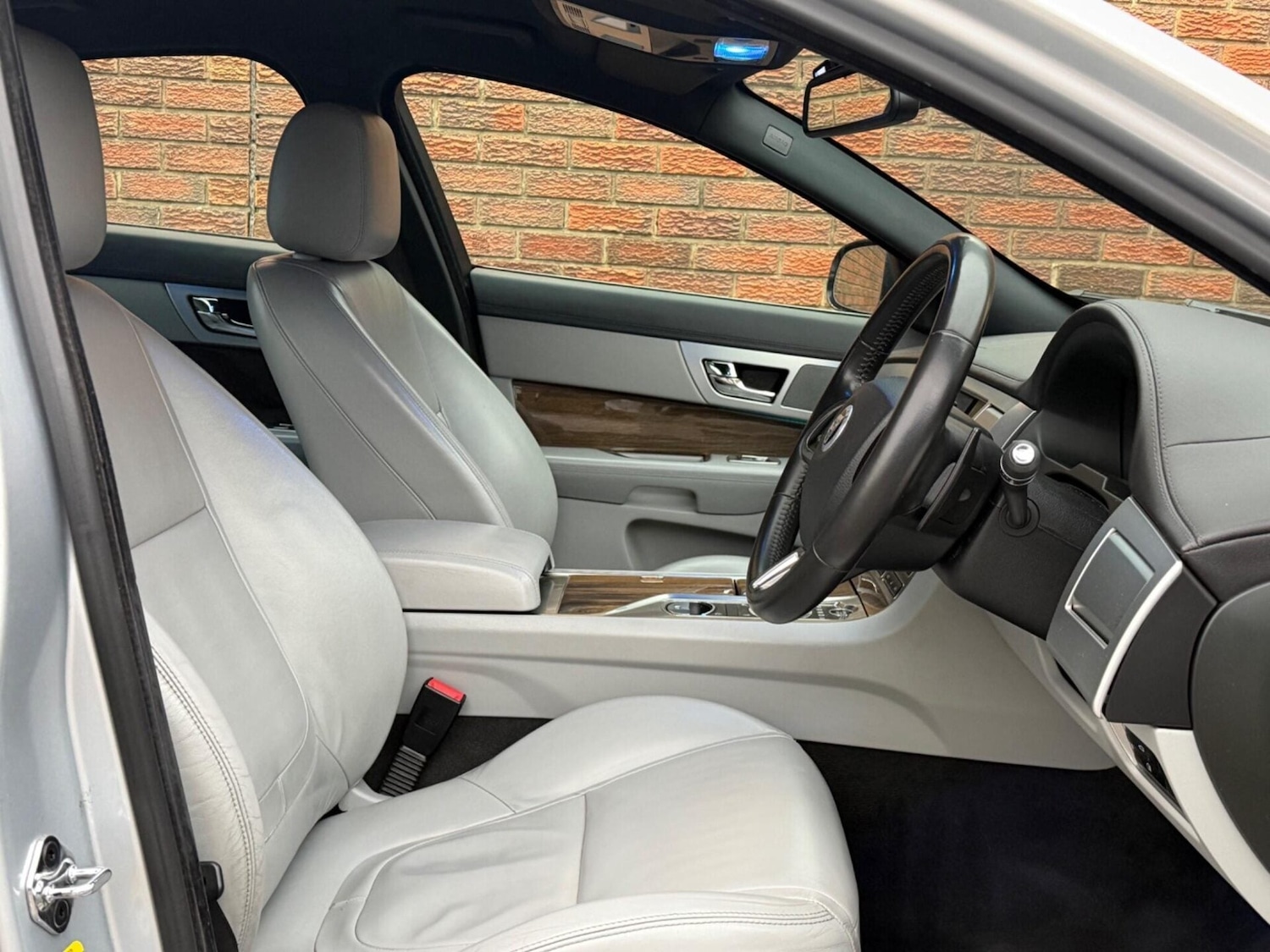 Used Jaguar XF 2011 for sale - 78190752: Photo 24