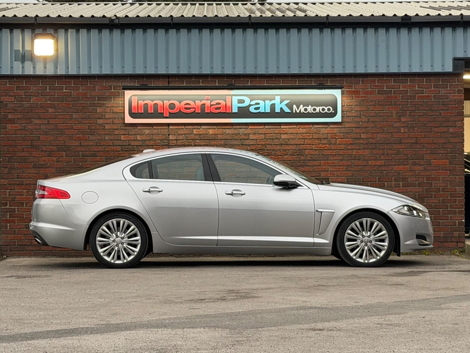 Used Jaguar XF 2011 for sale - 78190752: Photo 8