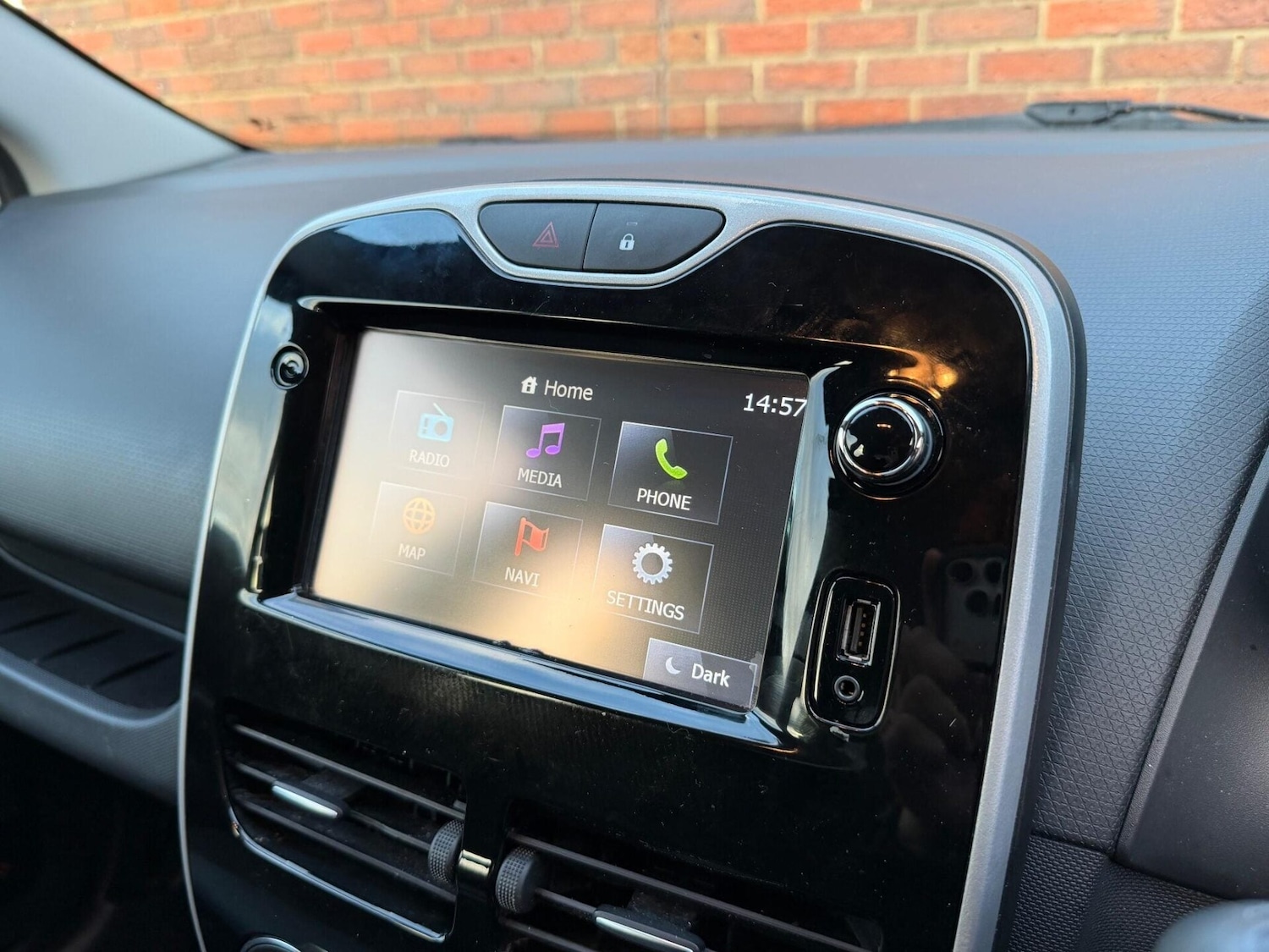 Used Renault Clio 2015 for sale - 77350004: Photo 37