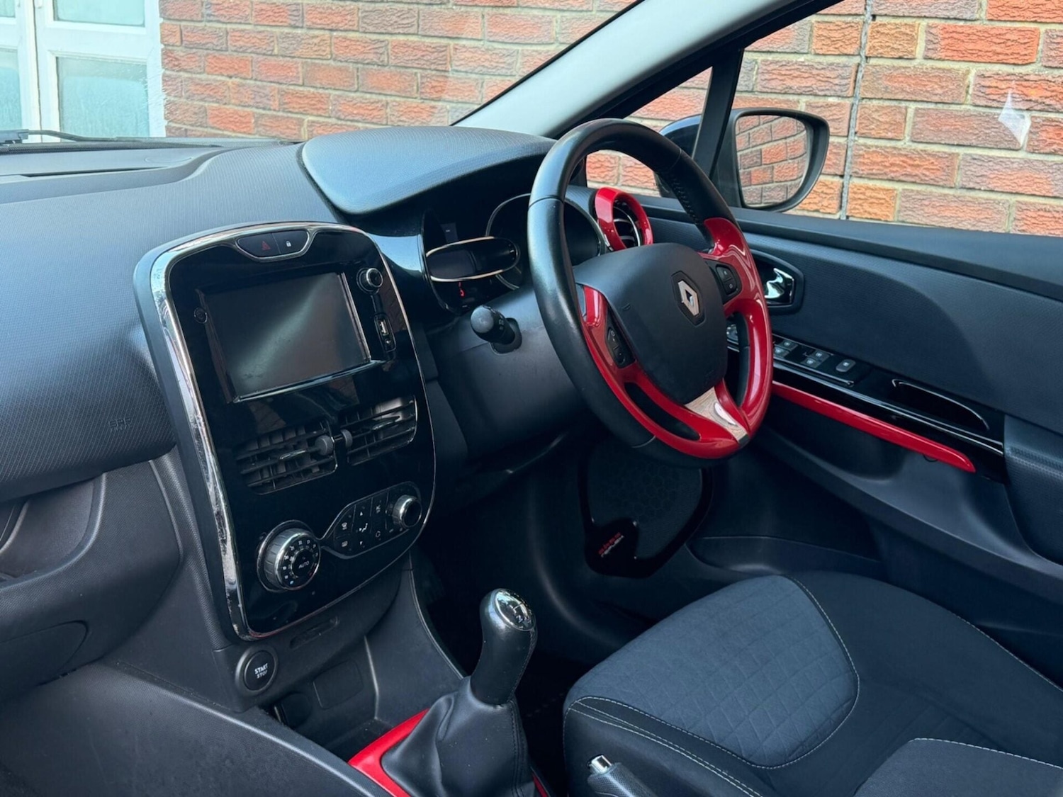 Used Renault Clio 2014 for sale - 77701014: Photo 2