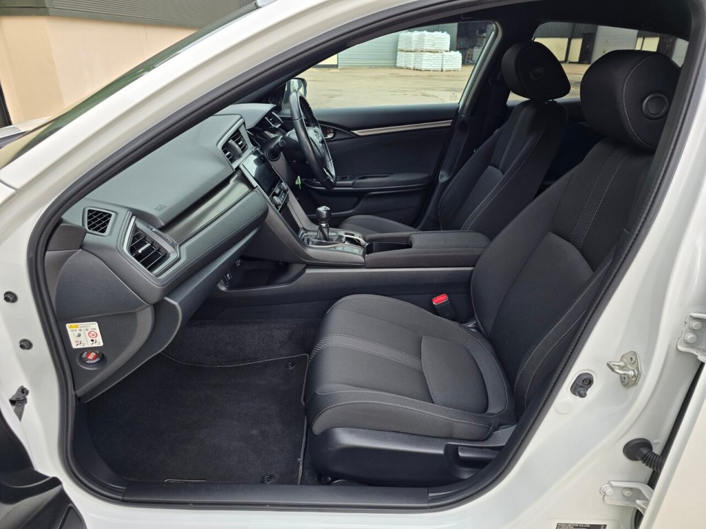 Used Honda Civic 2017 for sale - 77734052: Photo 17