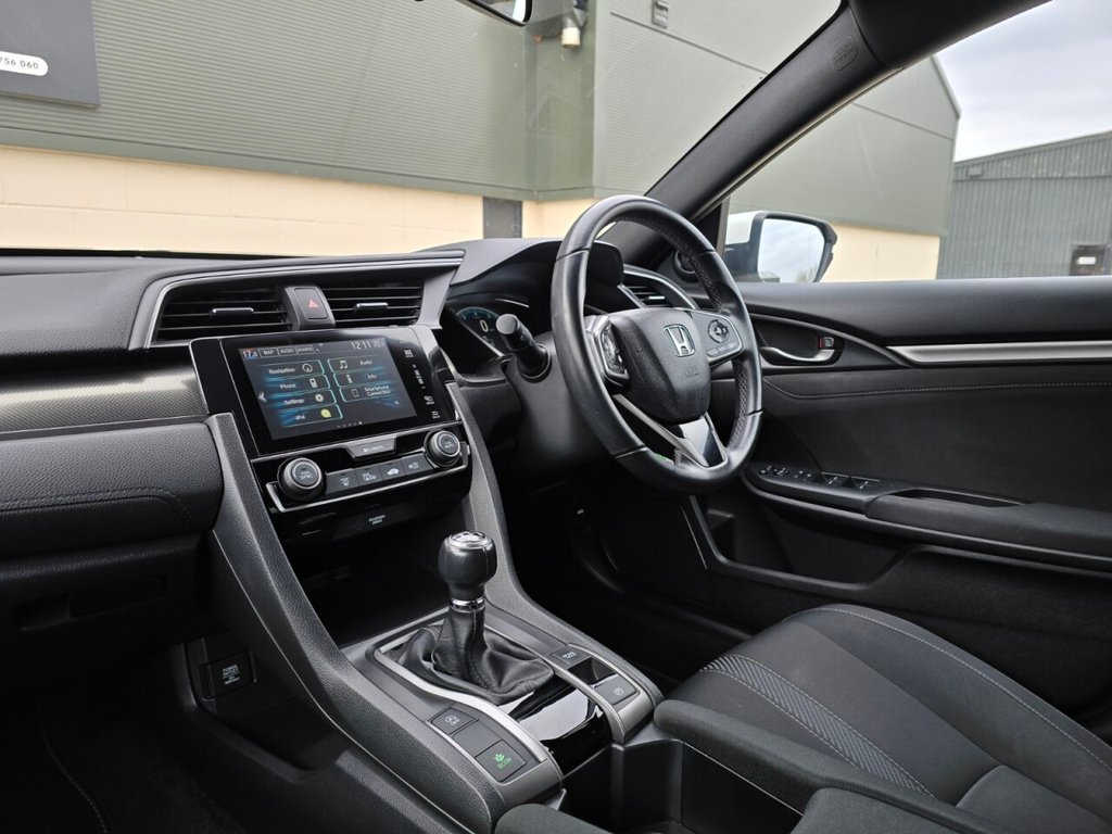 Used Honda Civic 2017 for sale - 77734052: Photo 23