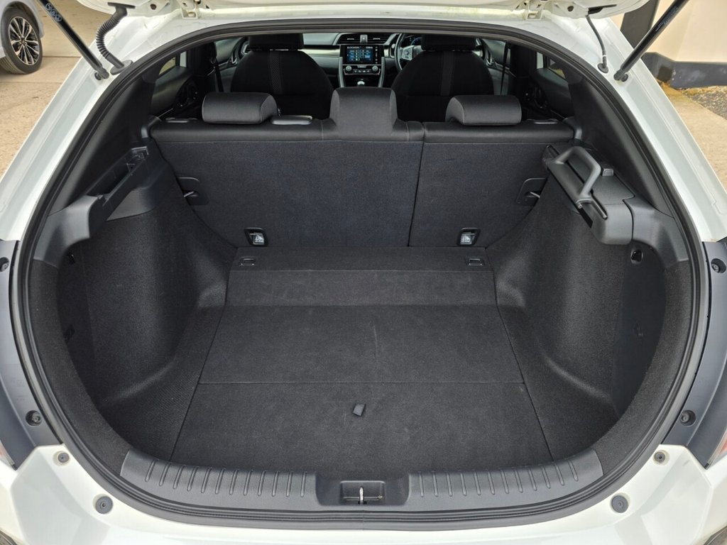 Used Honda Civic 2017 for sale - 77734052: Photo 56