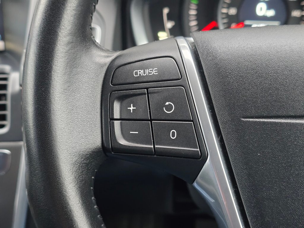 Used Volvo XC60 2015 for sale - 77037757: Photo 32