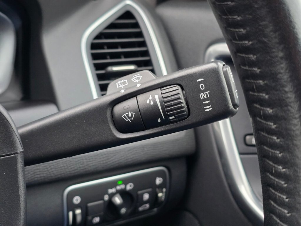 Used Volvo XC60 2015 for sale - 77037757: Photo 35