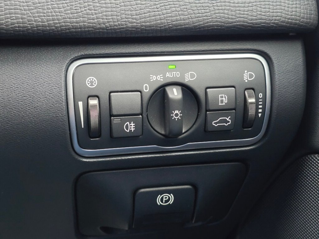 Used Volvo XC60 2015 for sale - 77037757: Photo 36