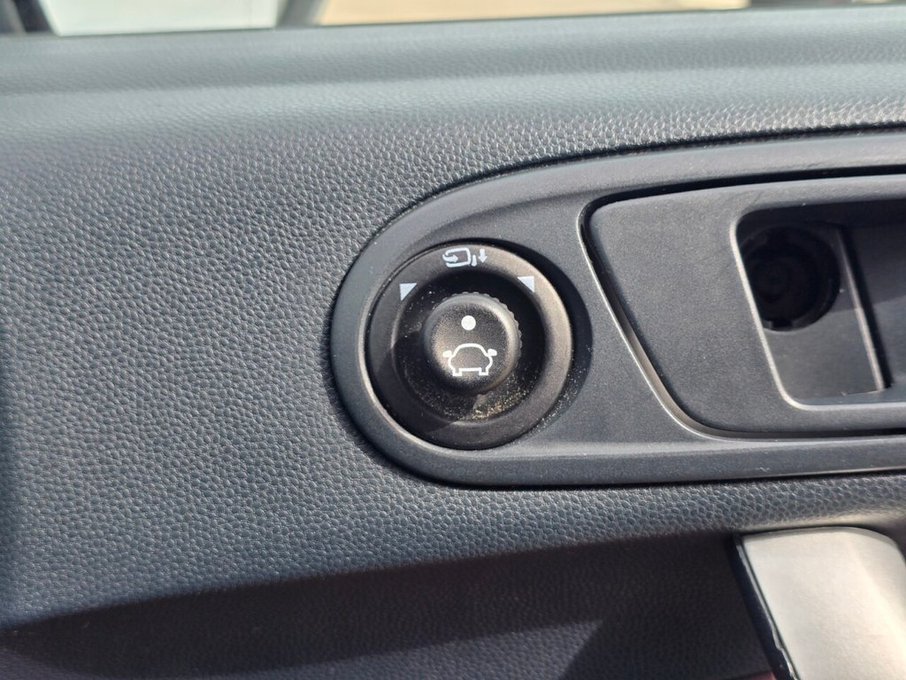 Used Ford Fiesta 2011 for sale - 78180956: Photo 24