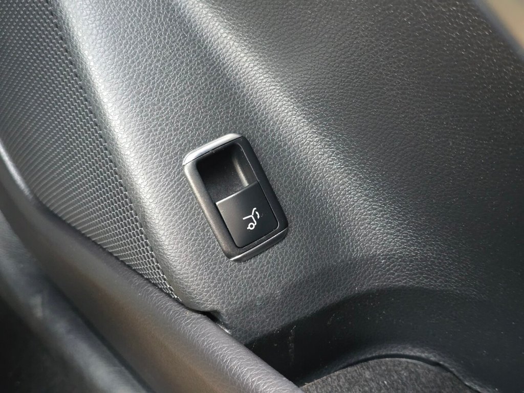 Used Mercedes-Benz GLA 2018 for sale - 76867487: Photo 44