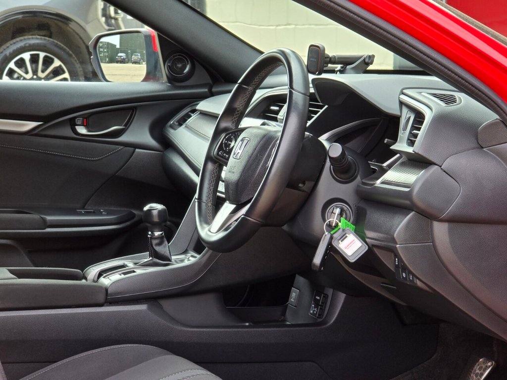 Used Honda Civic 2017 for sale - 77904730: Photo 17