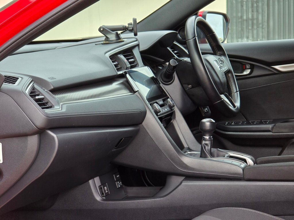 Used Honda Civic 2017 for sale - 77904730: Photo 23