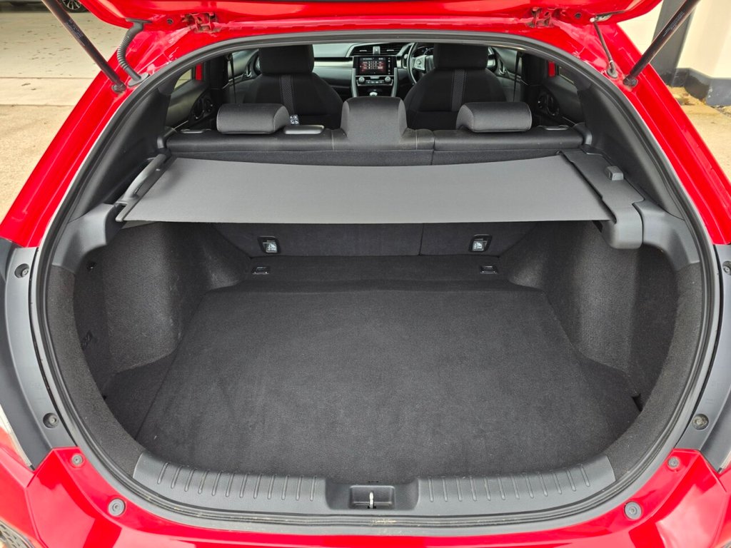 Used Honda Civic 2017 for sale - 77904730: Photo 68