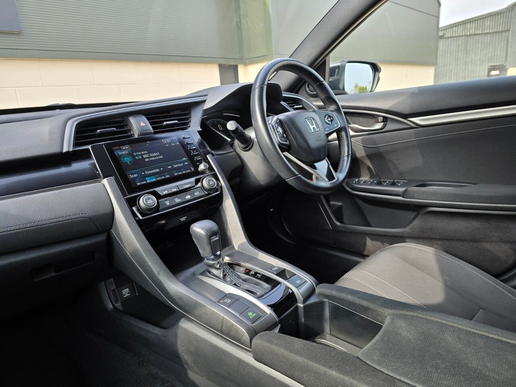 Used Honda Civic 2022 for sale - 77991139: Photo 26