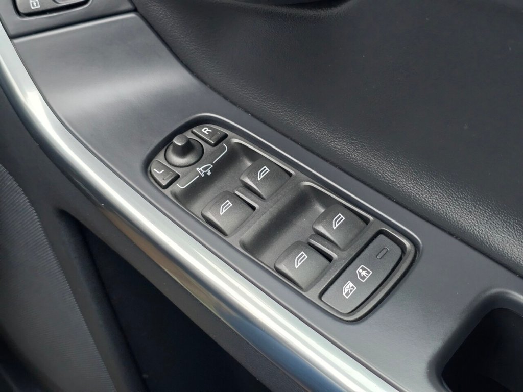 Used Volvo XC60 2017 for sale - 77408043: Photo 39