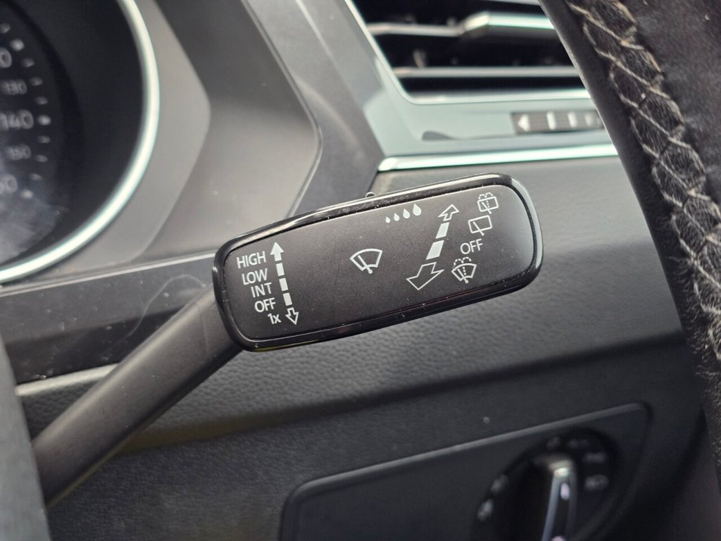 Used Volkswagen Tiguan 2018 for sale - 76867201: Photo 36