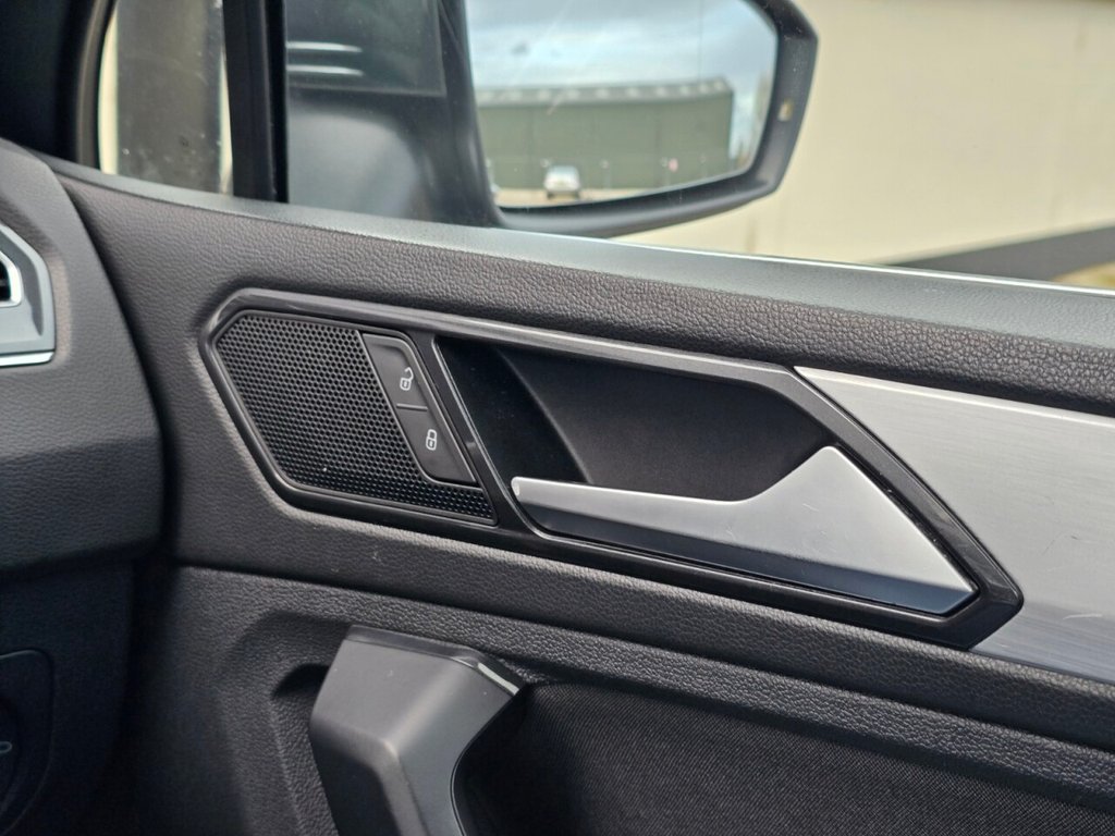 Used Volkswagen Tiguan 2018 for sale - 76867201: Photo 38