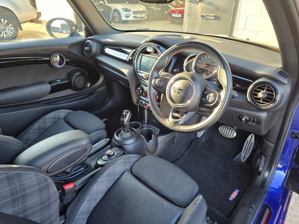 Used MINI Hatch 2018 for sale - 76867370: Photo 18