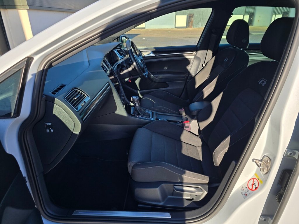 Used Volkswagen Golf 2018 for sale - 77133401: Photo 20