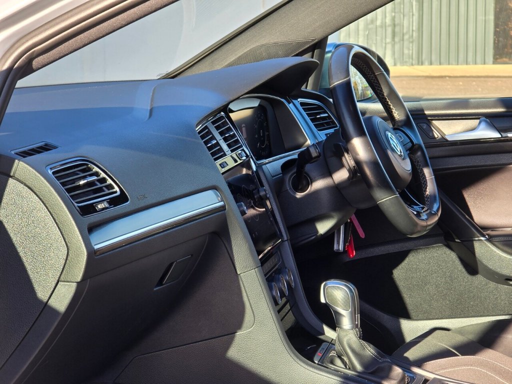 Used Volkswagen Golf 2018 for sale - 77133401: Photo 22