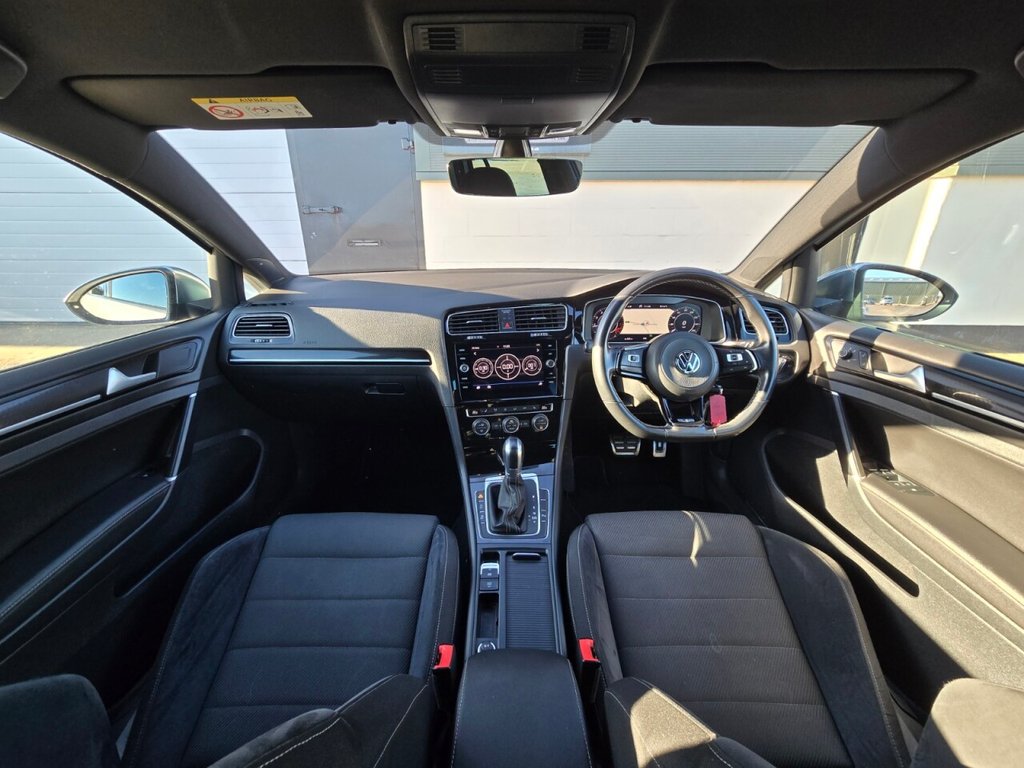 Used Volkswagen Golf 2018 for sale - 77133401: Photo 25