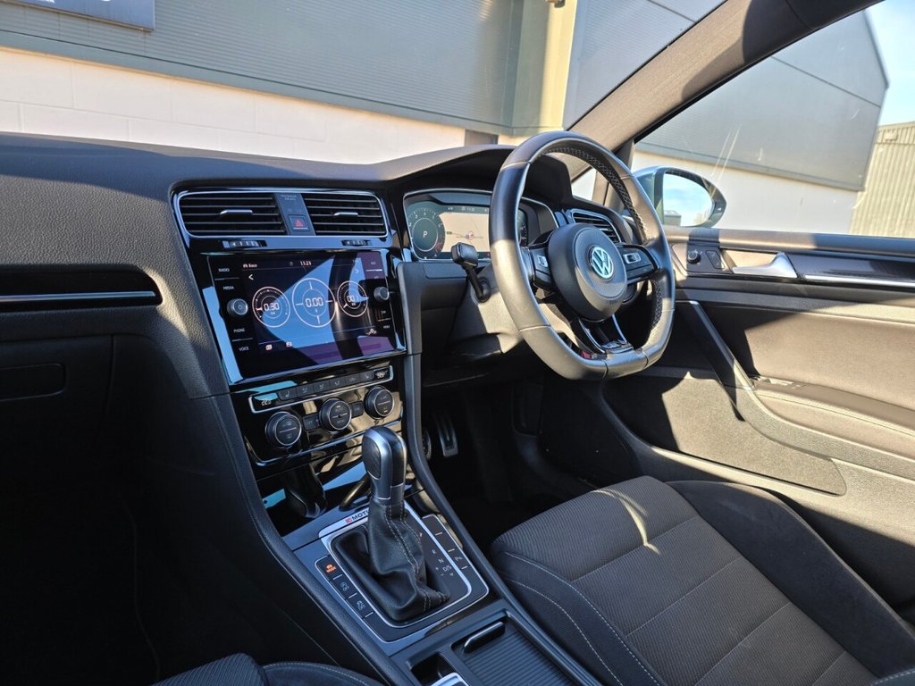 Used Volkswagen Golf 2018 for sale - 77133401: Photo 27