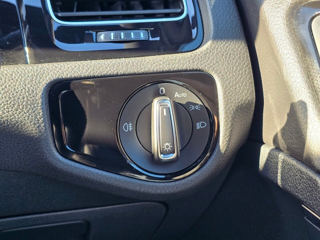 Used Volkswagen Golf 2018 for sale - 77133401: Photo 38