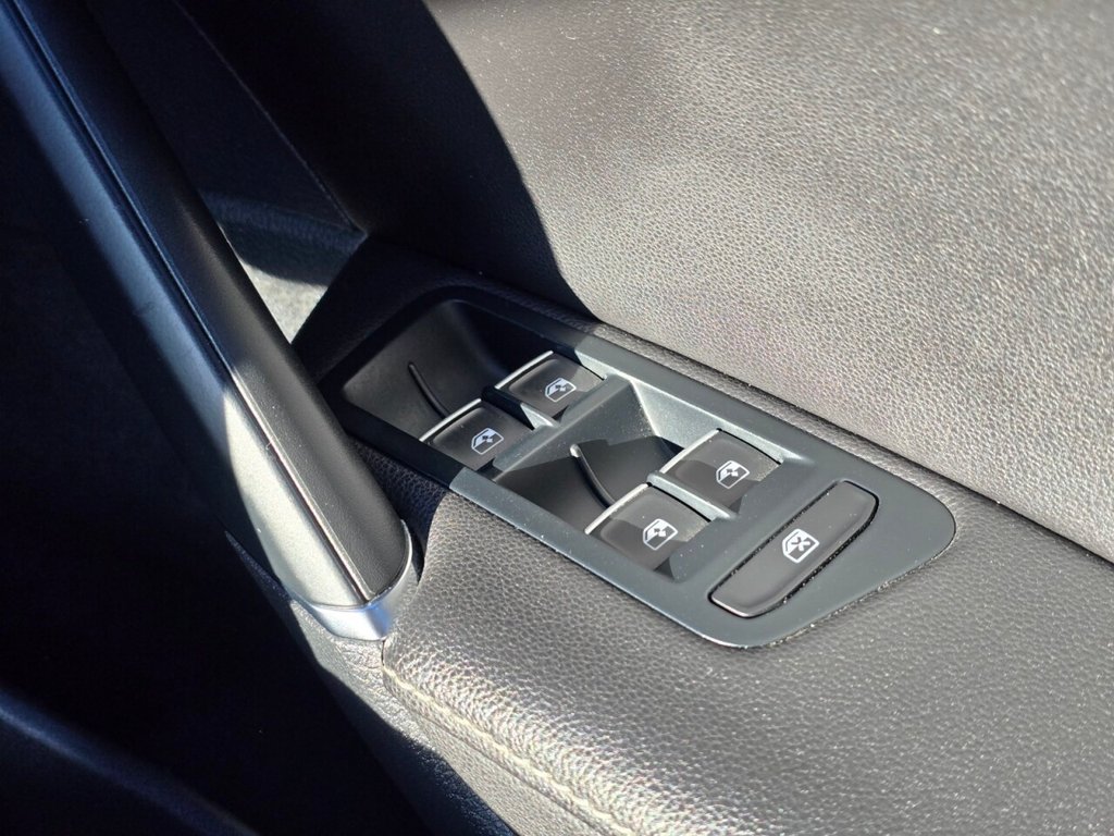 Used Volkswagen Golf 2018 for sale - 77133401: Photo 41