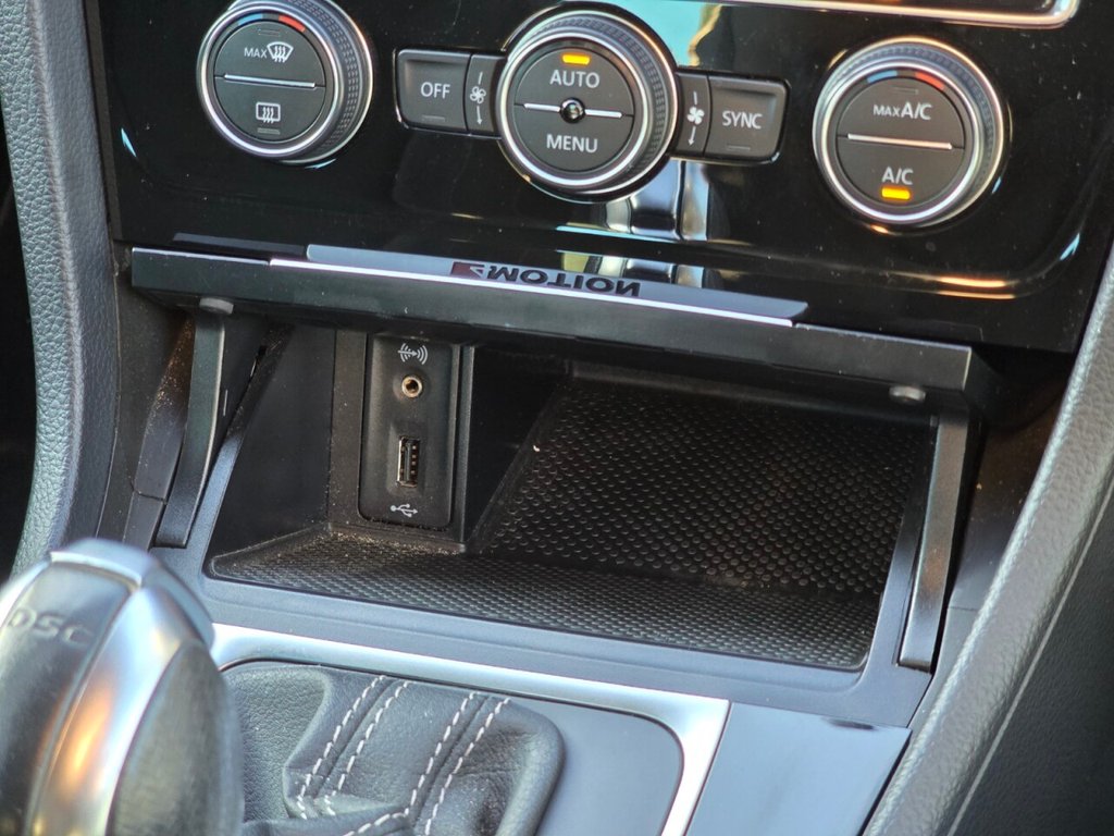 Used Volkswagen Golf 2018 for sale - 77133401: Photo 61