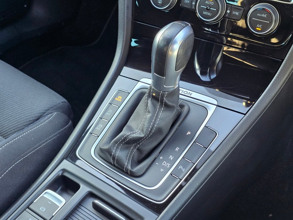 Used Volkswagen Golf 2018 for sale - 77133401: Photo 63