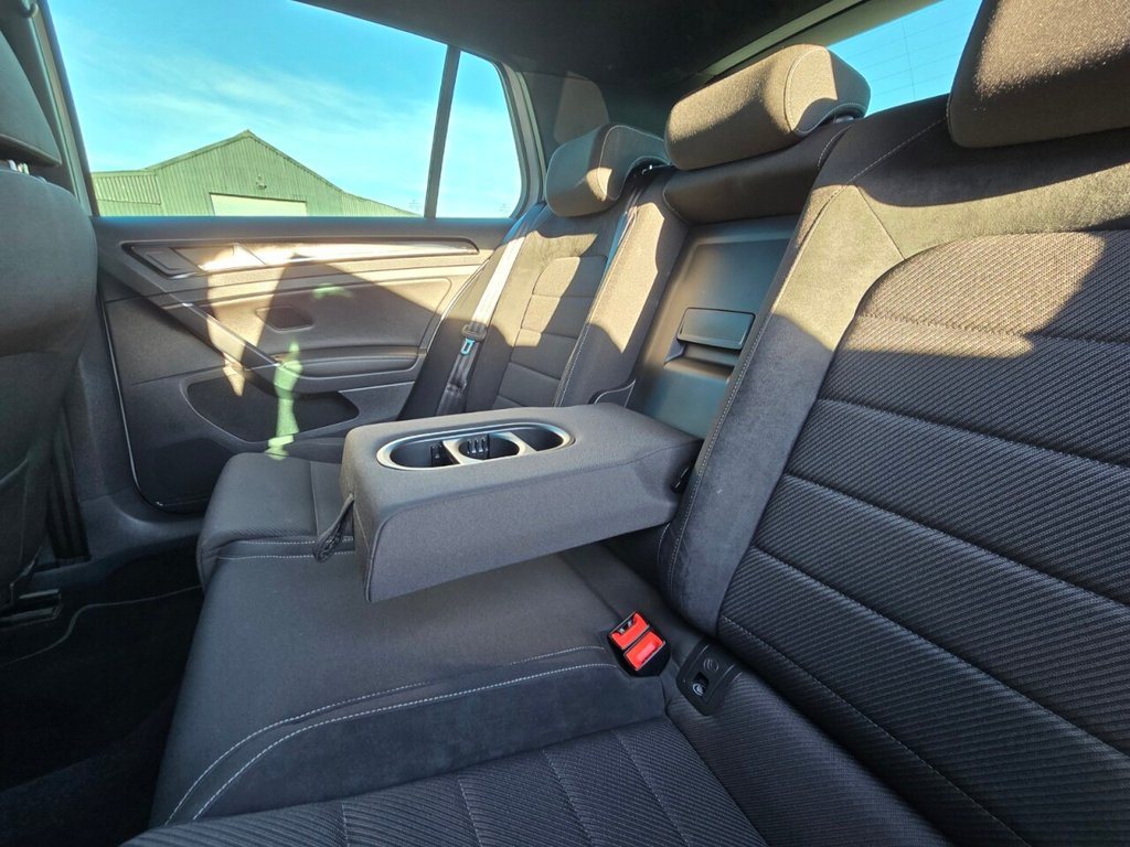 Used Volkswagen Golf 2018 for sale - 77133401: Photo 74