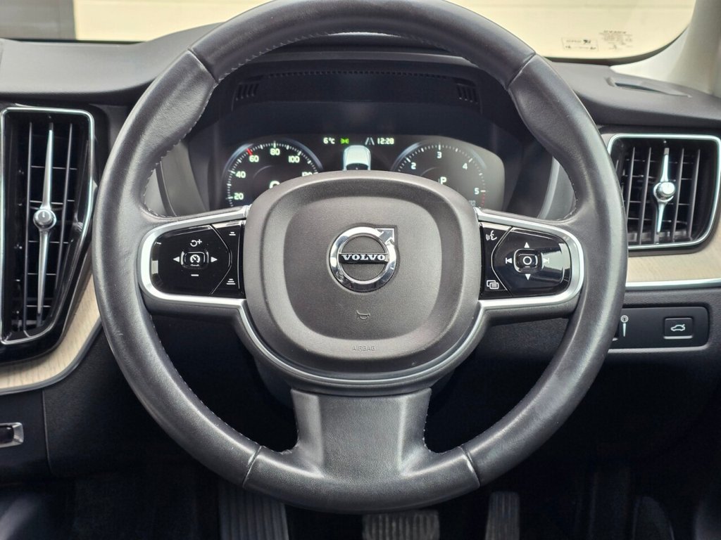 Used Volvo XC60 2018 for sale - 77571519: Photo 29