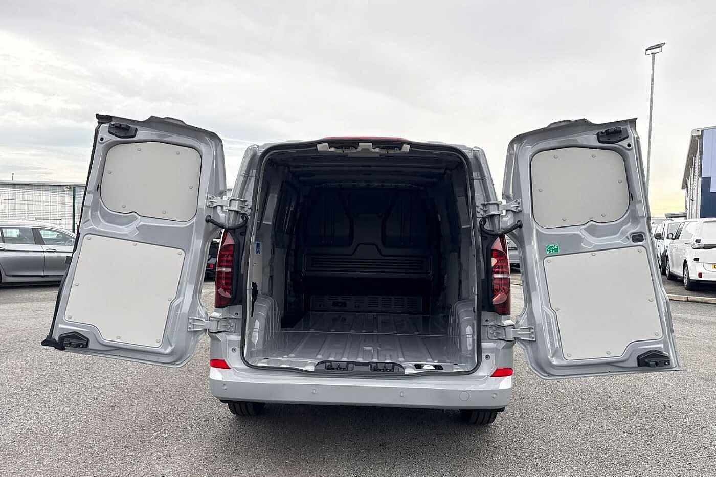 Used Volkswagen Transporter 2025 for sale - 77313137: Photo 9